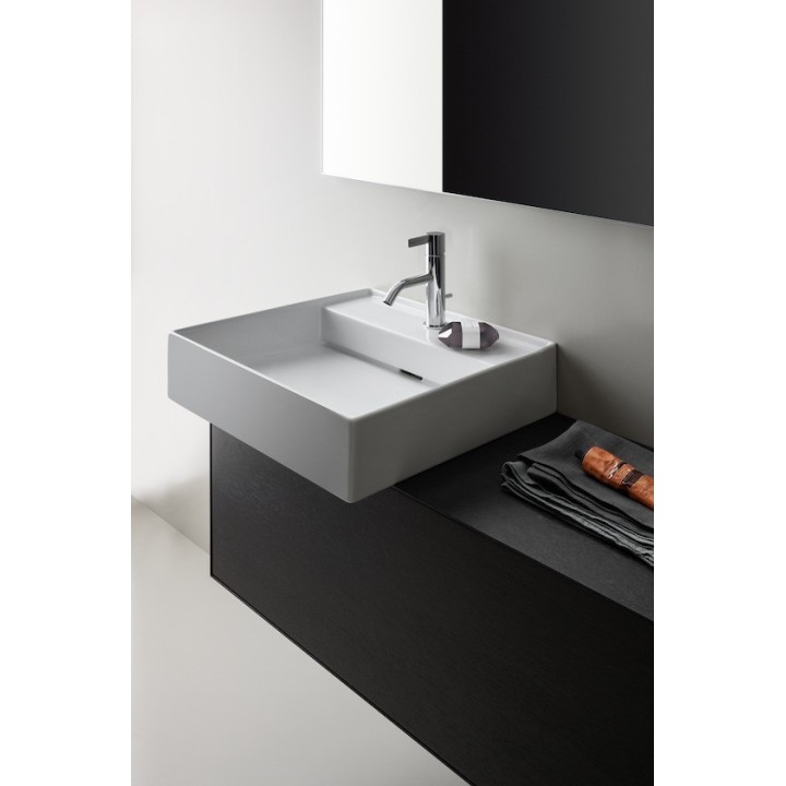 Umywalka ścienna Laufen Kartell 460 x 460 mm z otw. biała H8153310001111